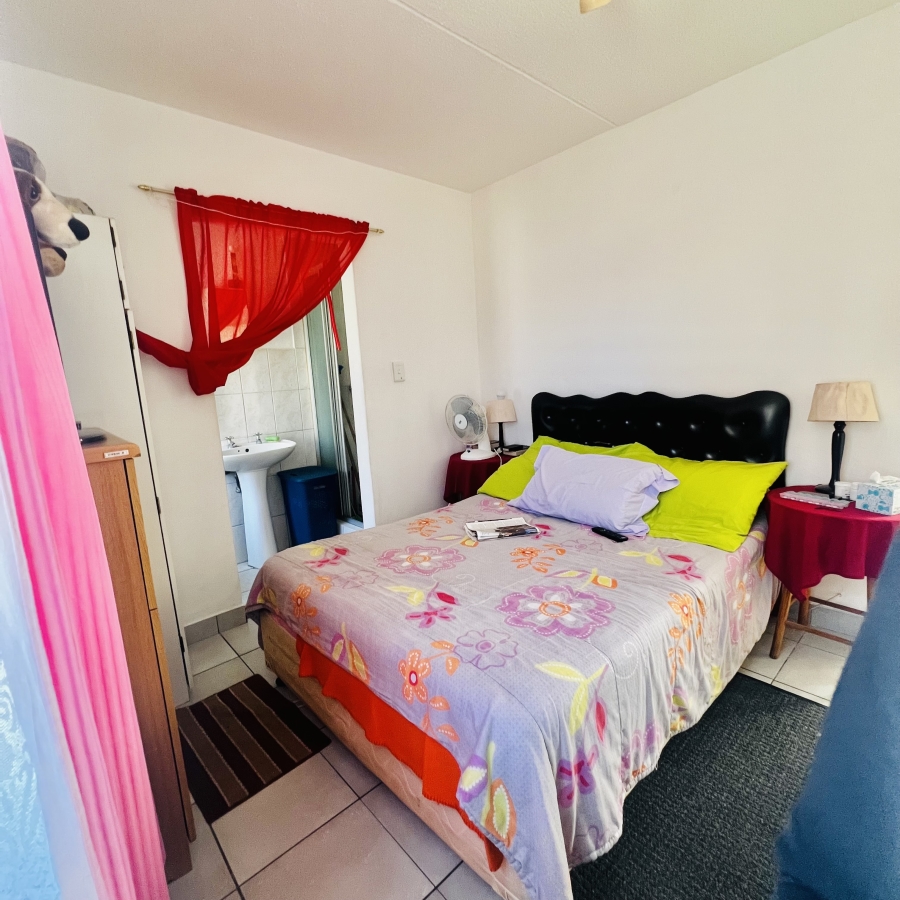1 Bedroom Property for Sale in Guldenland Western Cape